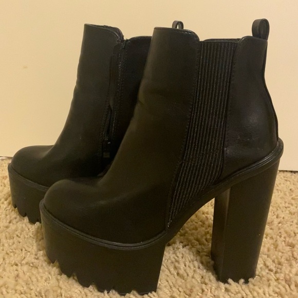 Boots - Picture 1 of 2